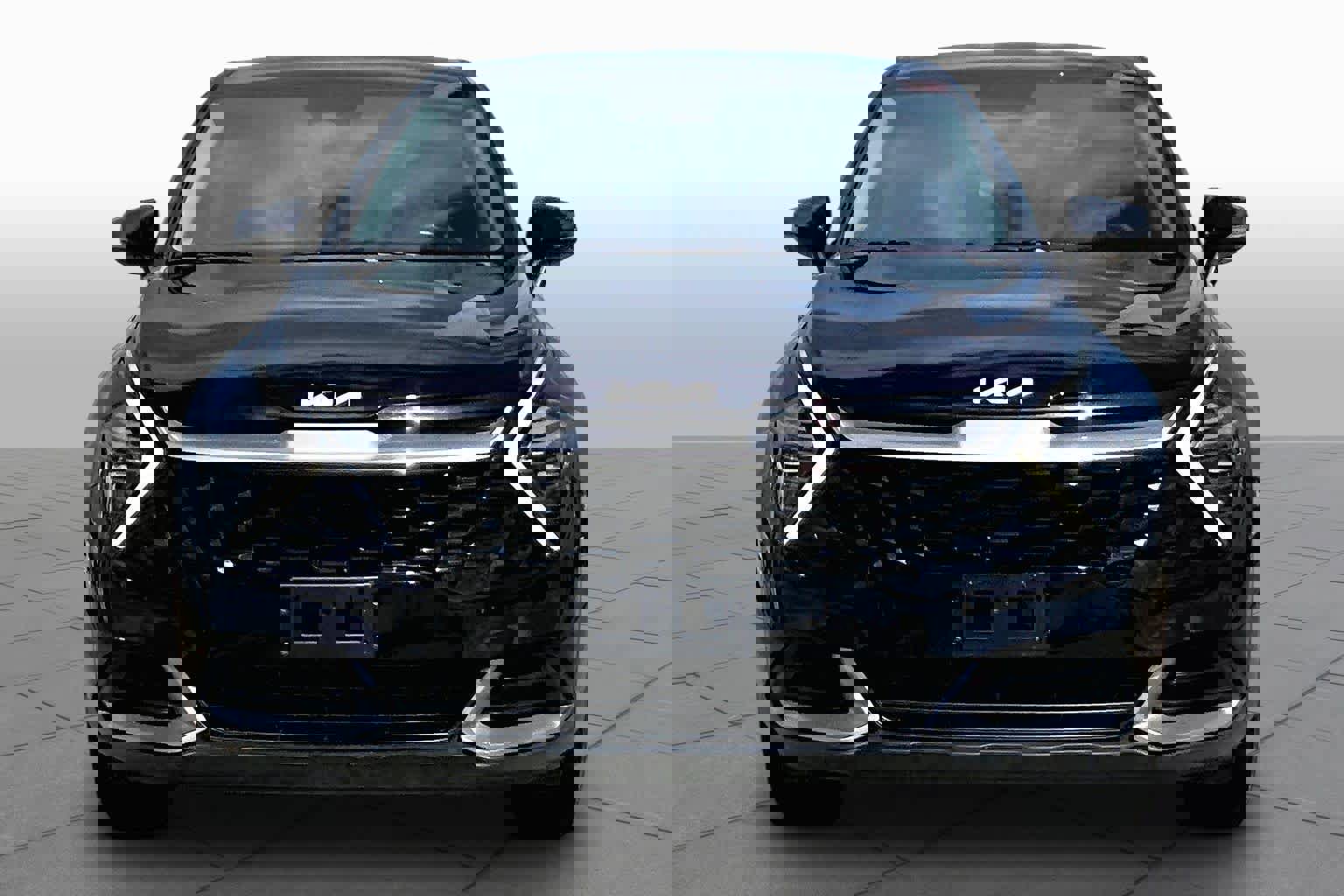 Used 2024 Kia Sportage EX image 4