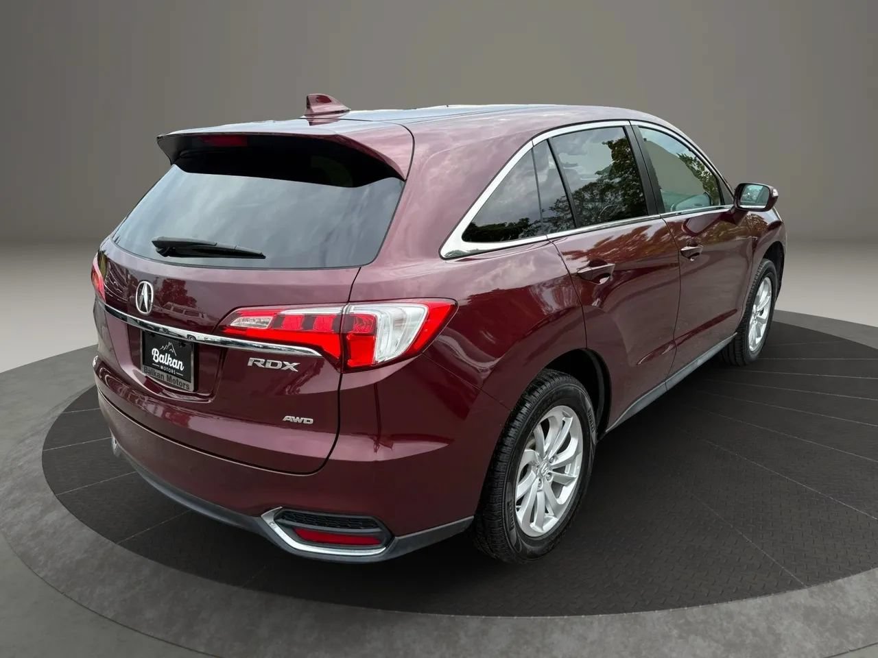 Used 2017 Acura RDX w/ Technology Package AWD/4WD image 3