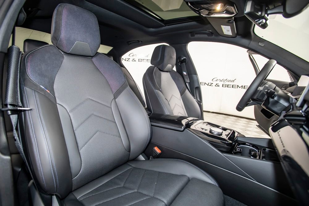 Used 2024 BMW 530i w/ M Sport Package RWD image 16