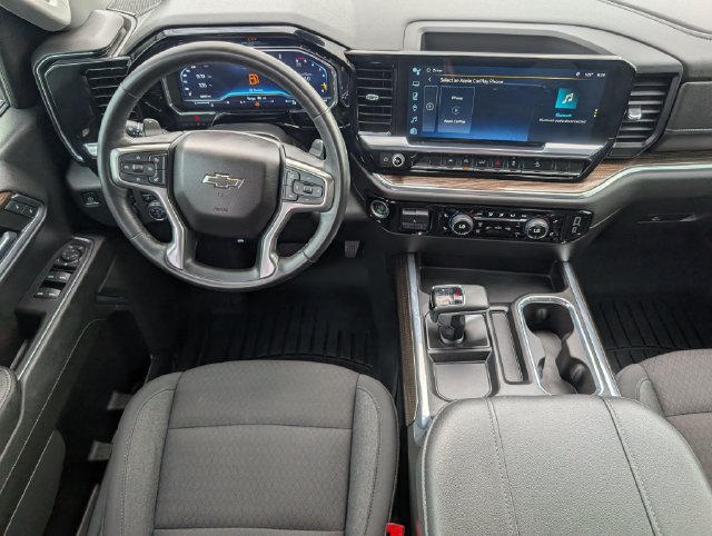 Used 2023 Chevrolet Silverado 1500 RST w/ Z71 Off-Road Package AWD/4WD image 8