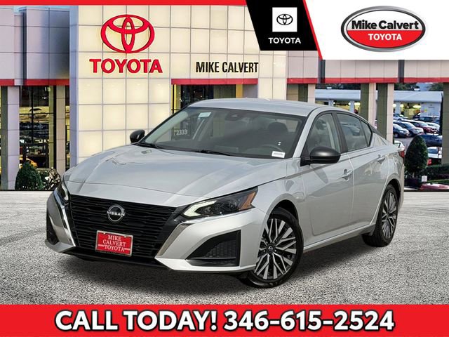 Used 2024 Nissan Altima 2.5 SV