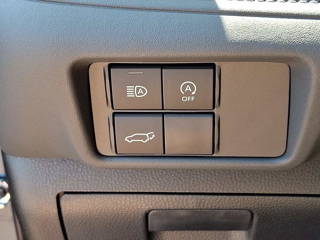 Used 2025 Toyota Highlander LE AWD/4WD image 24