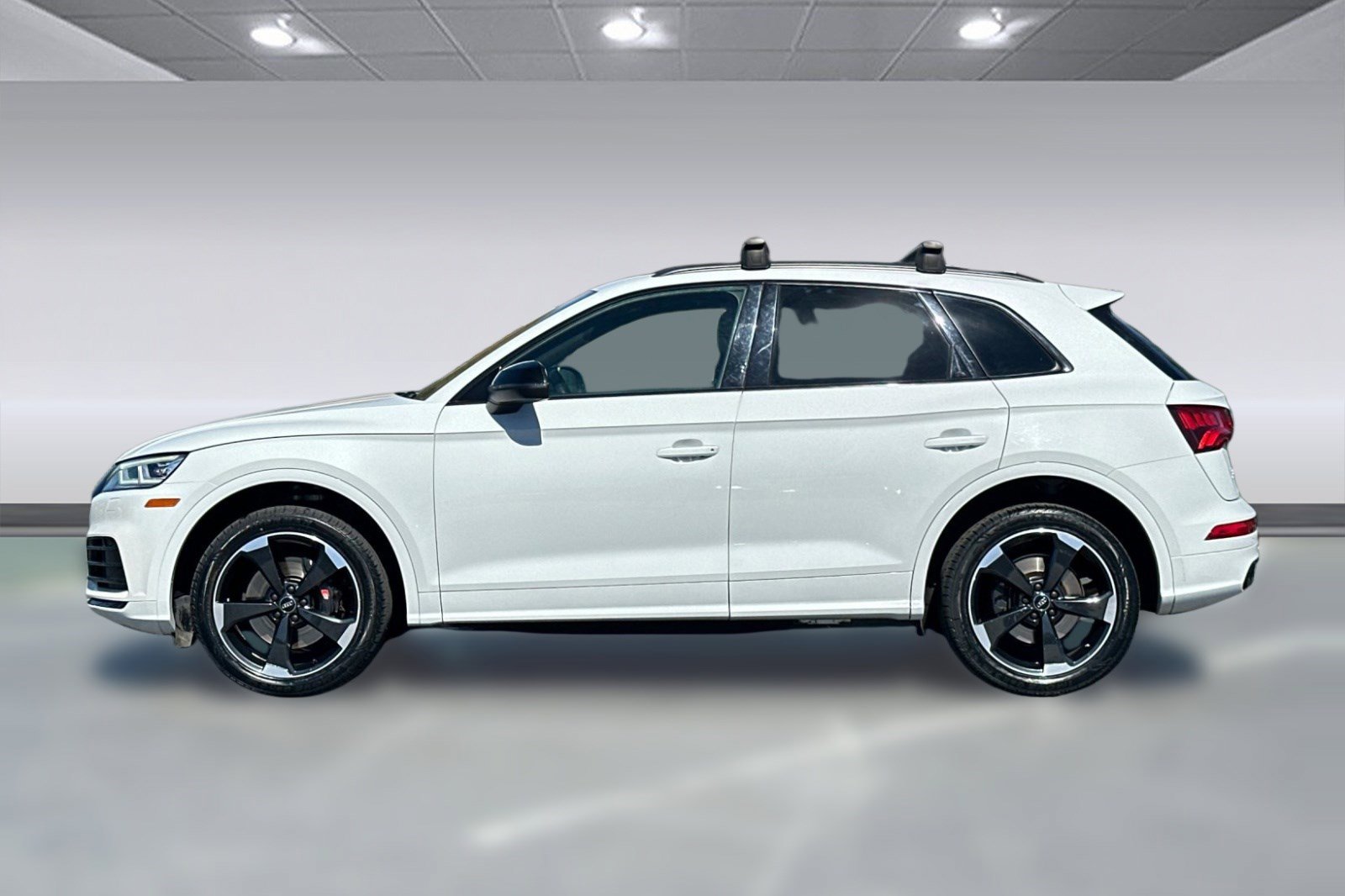 Used 2019 Audi SQ5 Premium Plus w/ Premium Plus Package image 2
