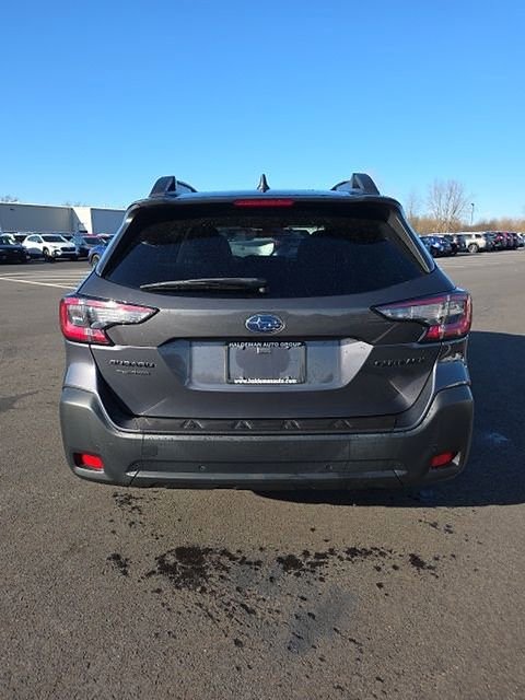 Used 2023 Subaru Outback Onyx Edition image 5