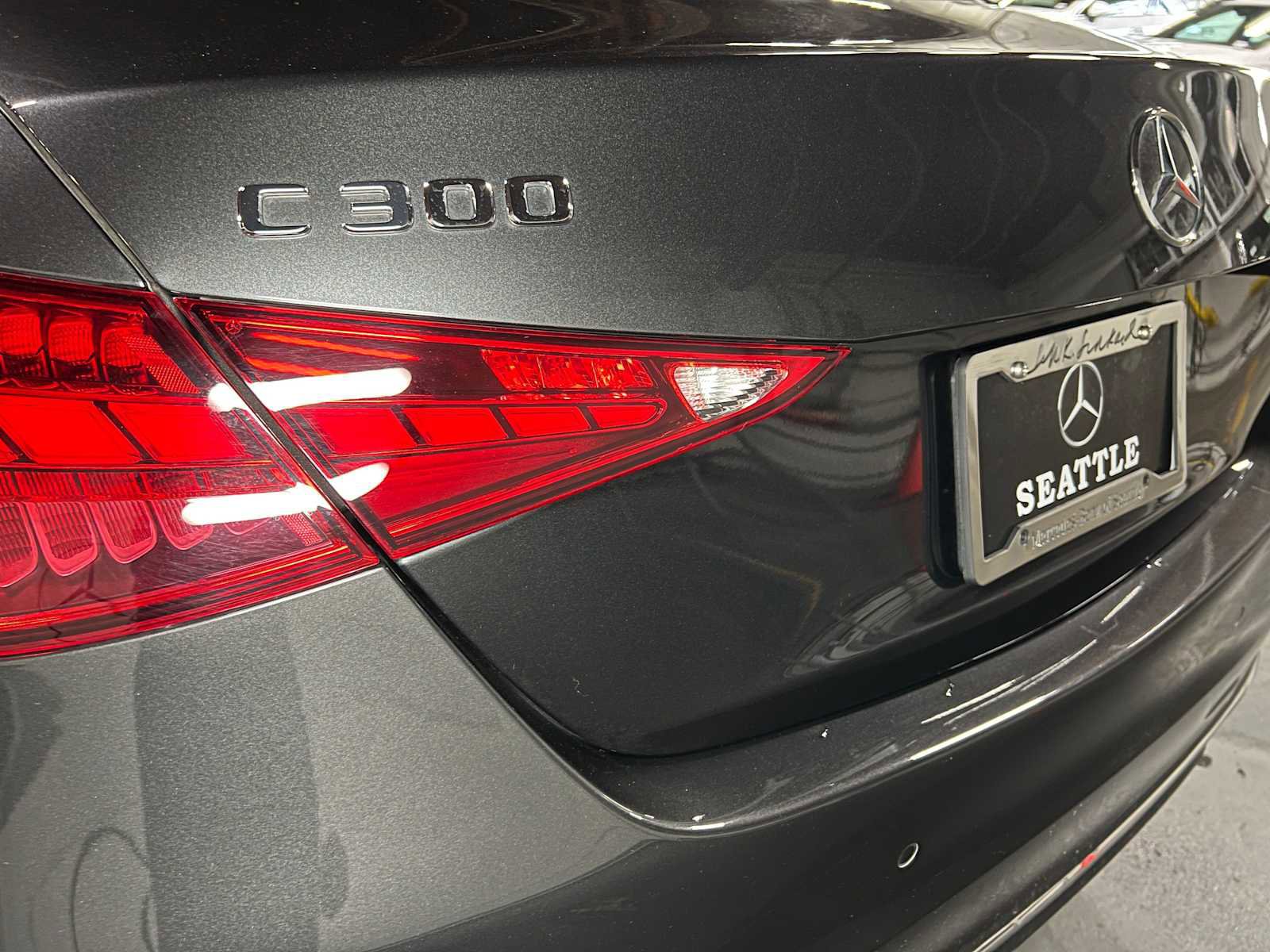 Used 2025 Mercedes-Benz C 300 4MATIC Sedan image 15