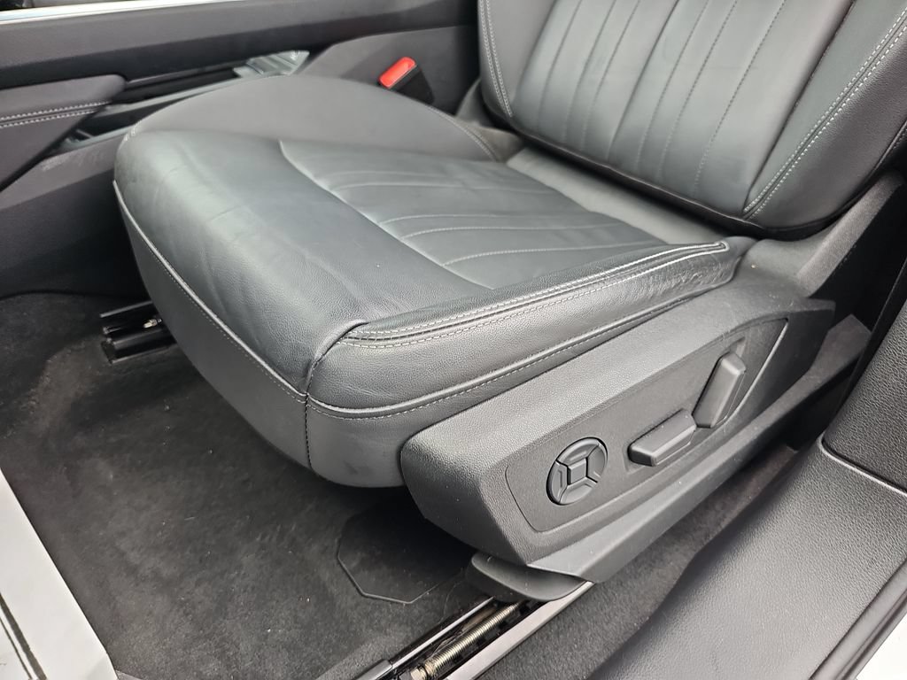 Used 2021 Audi e-tron Premium w/ Convenience Plus Package AWD/4WD image 28