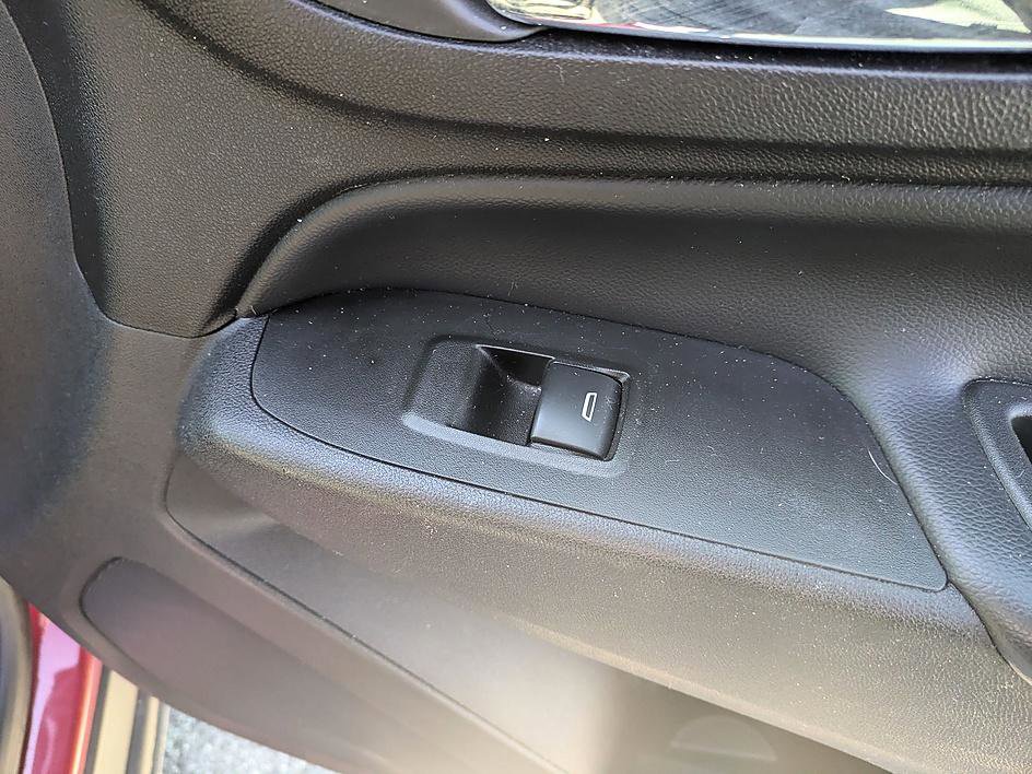 Used 2020 Chevrolet Equinox LT image 42