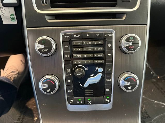 Used 2016 Volvo V60 T5 Premier w/ Convenience Package FWD image 15