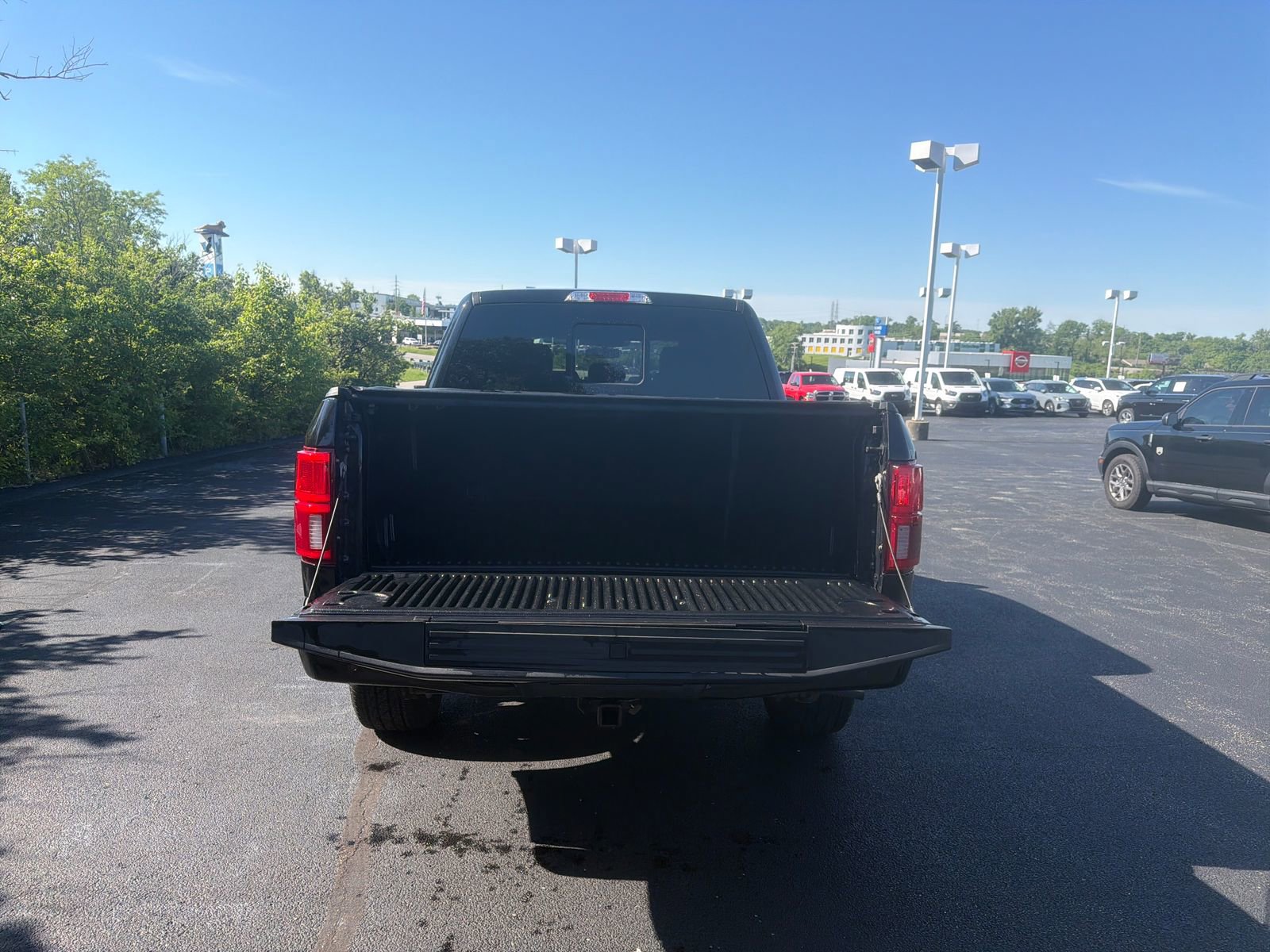Used 2019 Ford F150 Platinum w/ Equipment Group 701A Luxury AWD/4WD image 9
