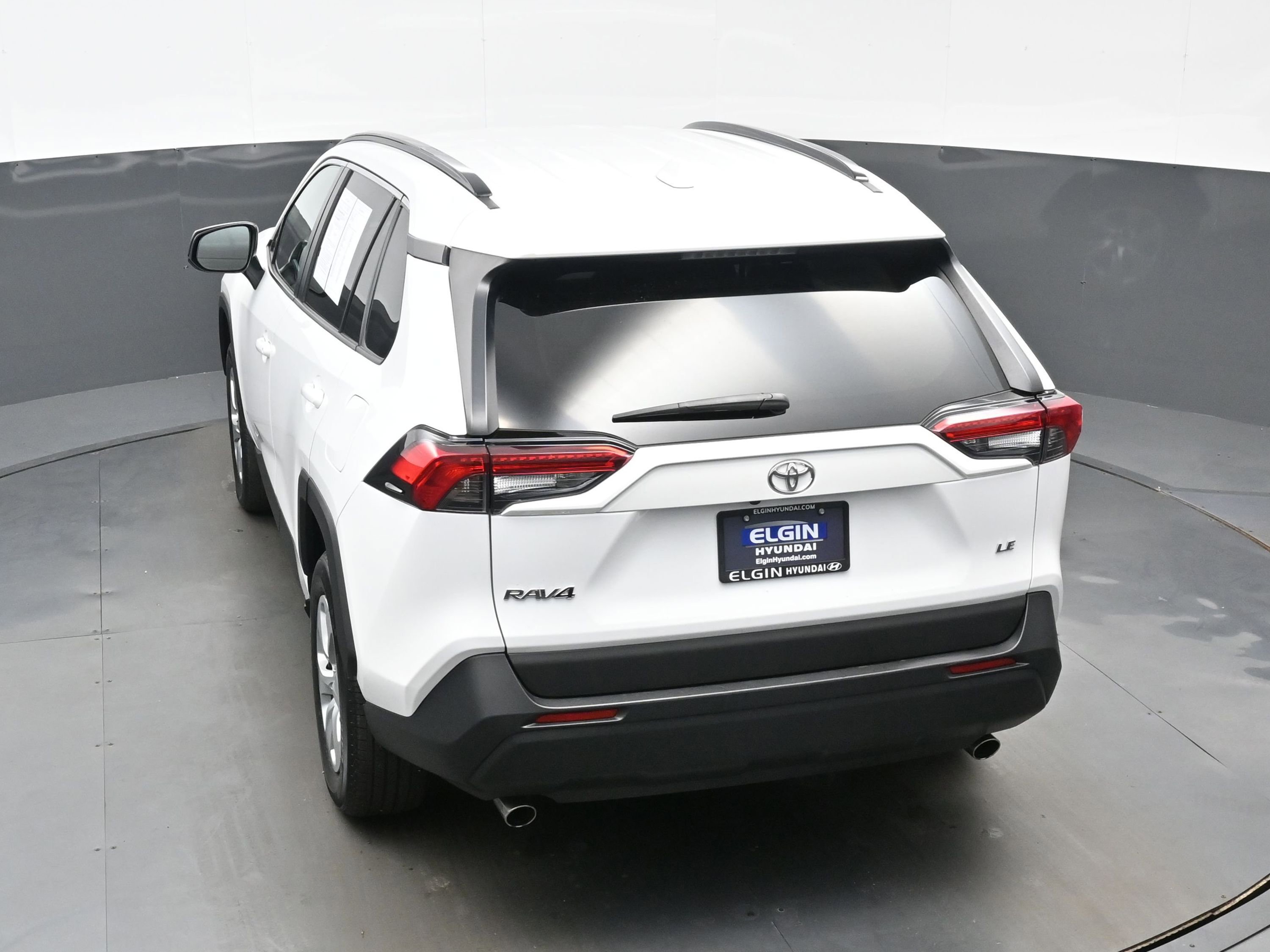 Used 2020 Toyota RAV4 LE w/ All Weather Liner Package FWD image 33