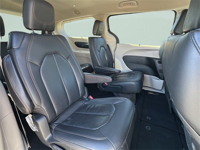 Used 2020 Chrysler Pacifica Touring-L image 22