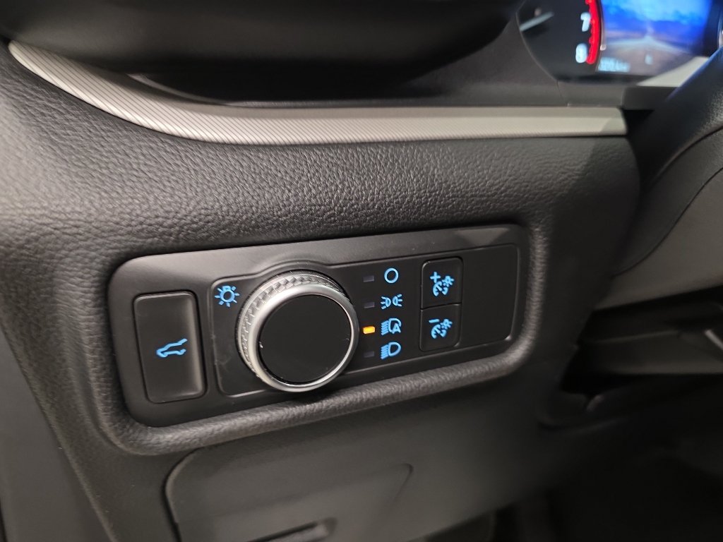 Used 2020 Ford Explorer XLT AWD/4WD image 26