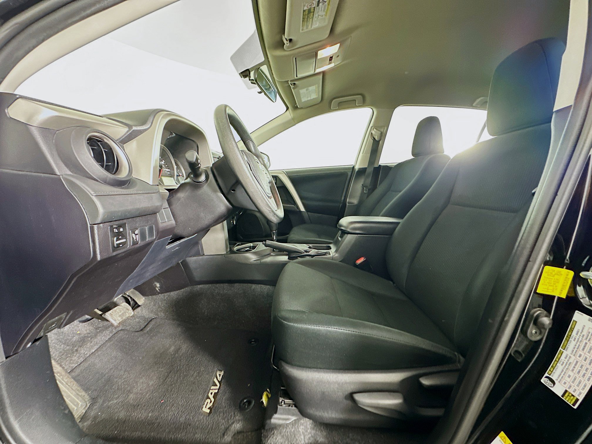 Used 2016 Toyota RAV4 LE image 13