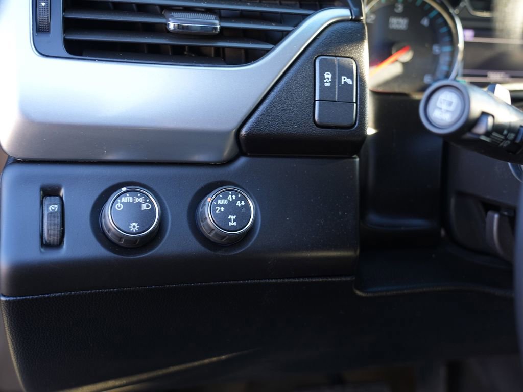 Used 2016 Chevrolet Suburban LS image 17