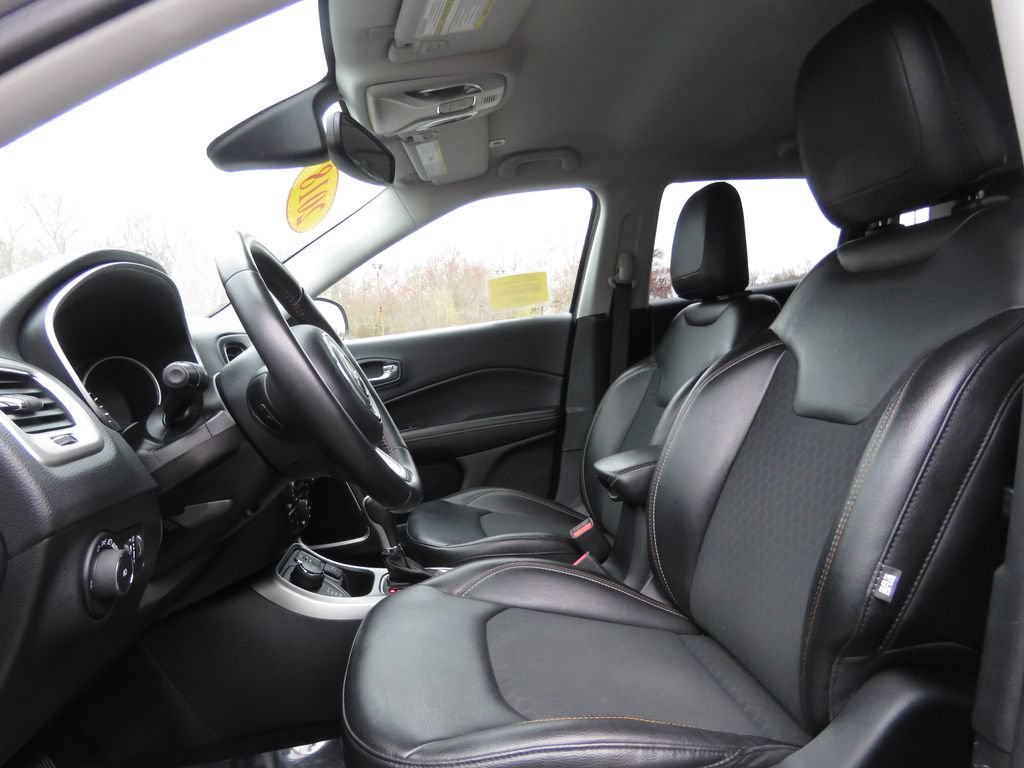 Used 2019 Jeep Compass Latitude w/ Popular Equipment Group AWD/4WD image 10