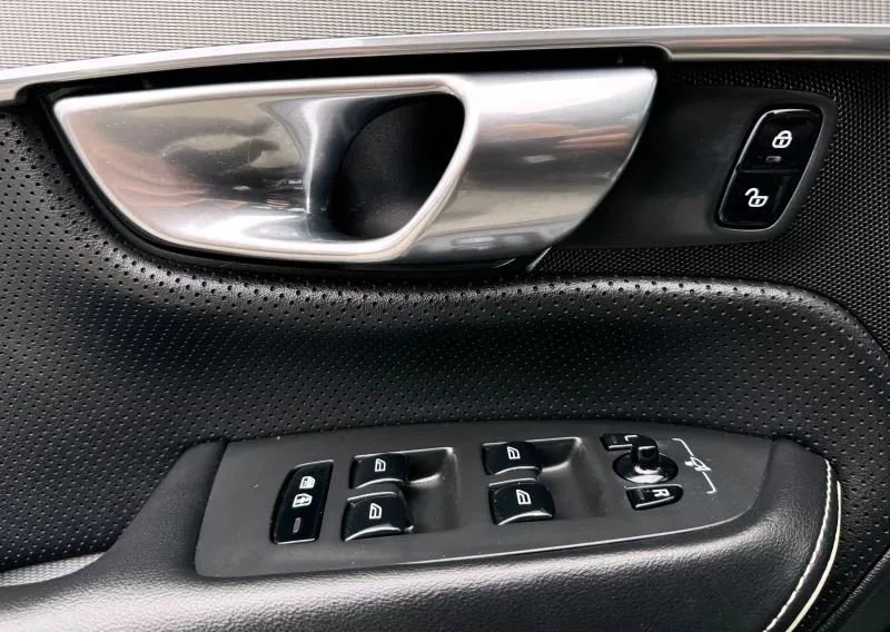 Used 2019 Volvo XC90 T6 R-Design w/ Protection Package Premier AWD/4WD image 44