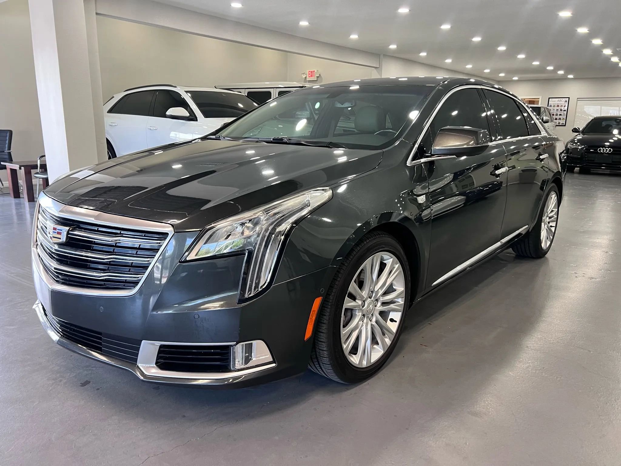 Used 2019 Cadillac XTS Luxury image 3