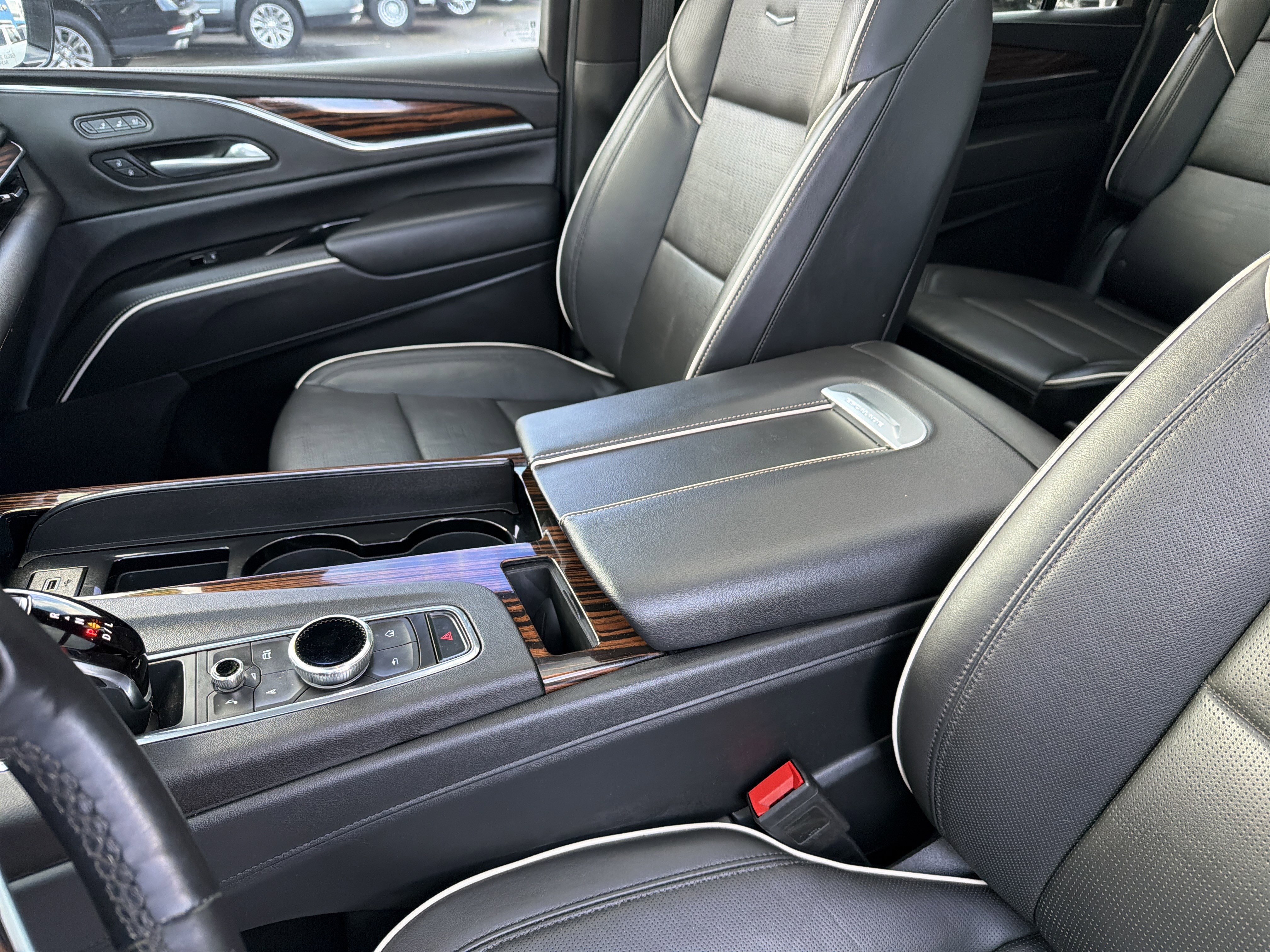 Used 2023 Cadillac Escalade ESV Premium Luxury w/ Performance Package image 18