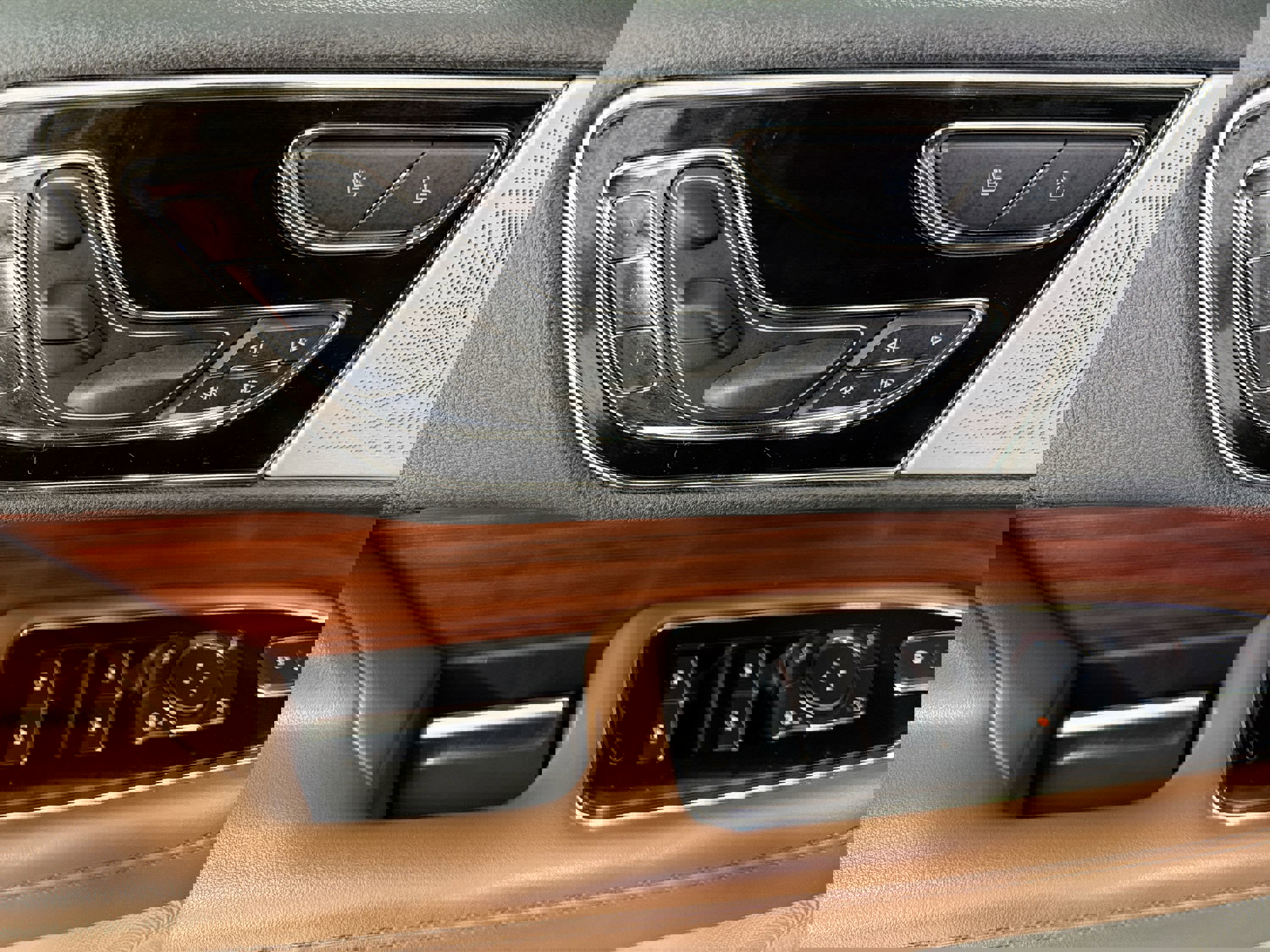 Used 2023 Lincoln Navigator Reserve image 11