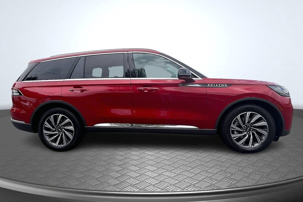 Used 2026 Lincoln Aviator 2WD image 4