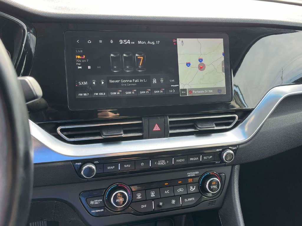 Used 2022 Kia Niro EX Premium FWD image 21