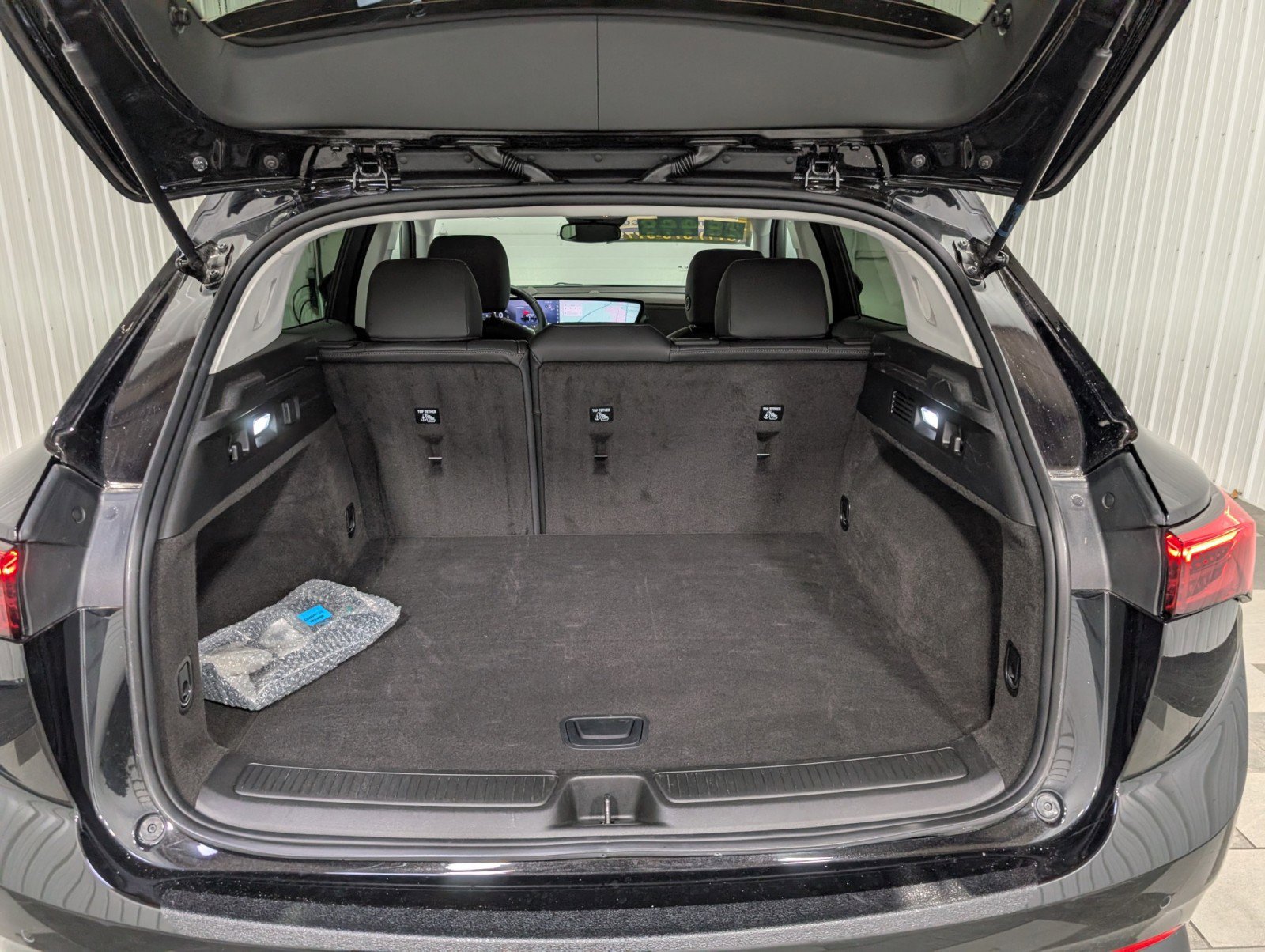 Used 2025 Buick Envision Preferred image 24