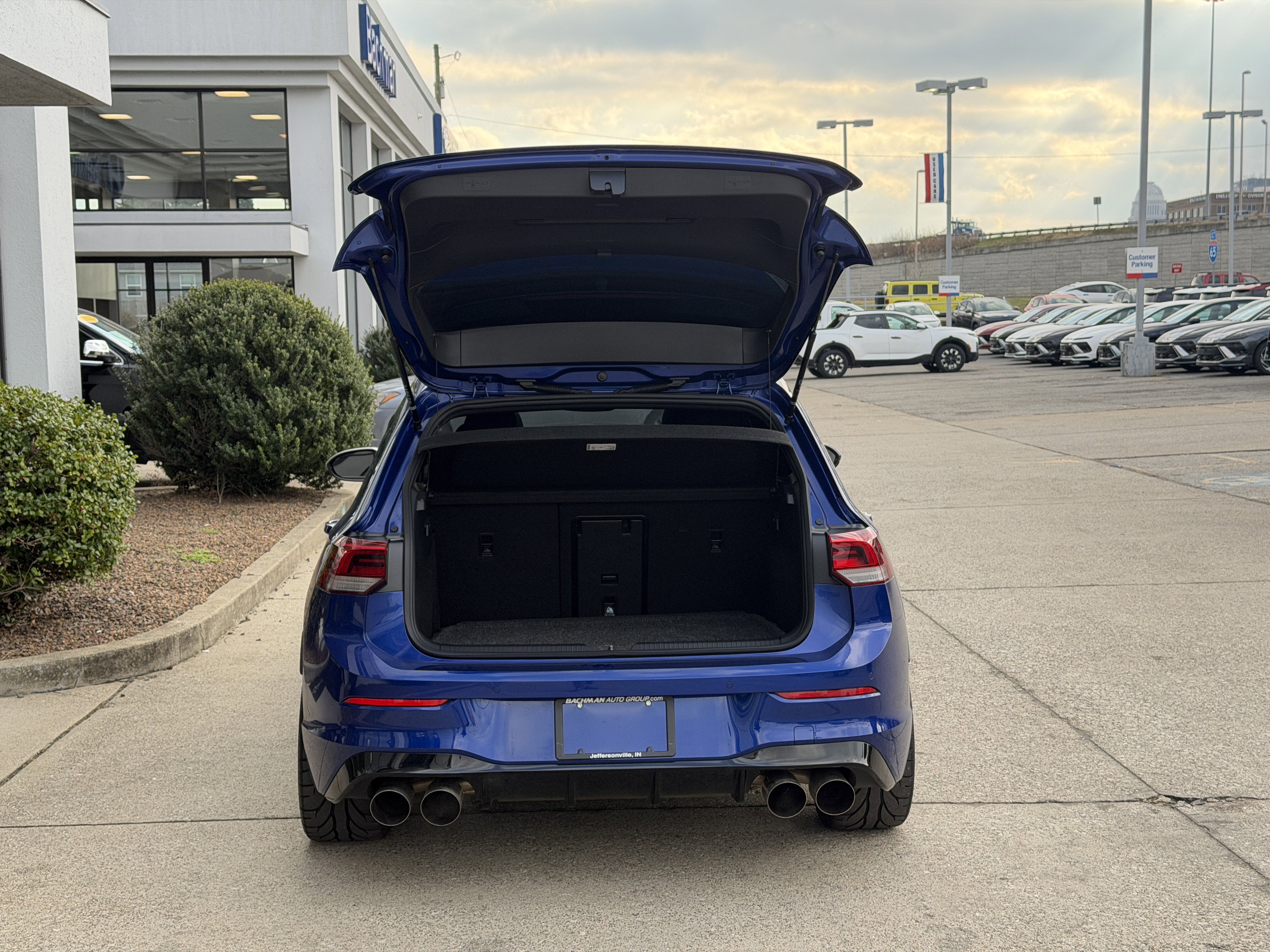 Used 2024 Volkswagen Golf R image 10