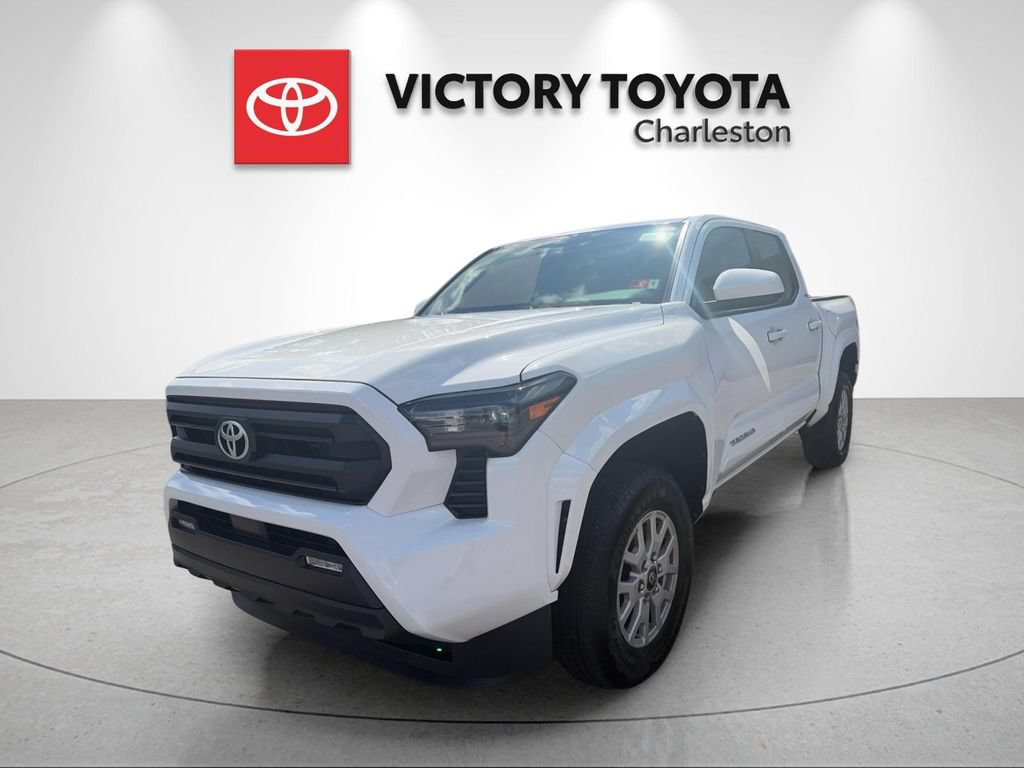 Used 2025 Toyota Tacoma SR5 AWD/4WD image 1