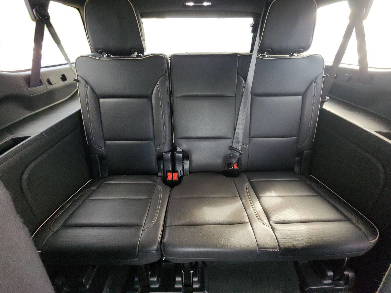 Used 2023 Chevrolet Suburban Premier image 35