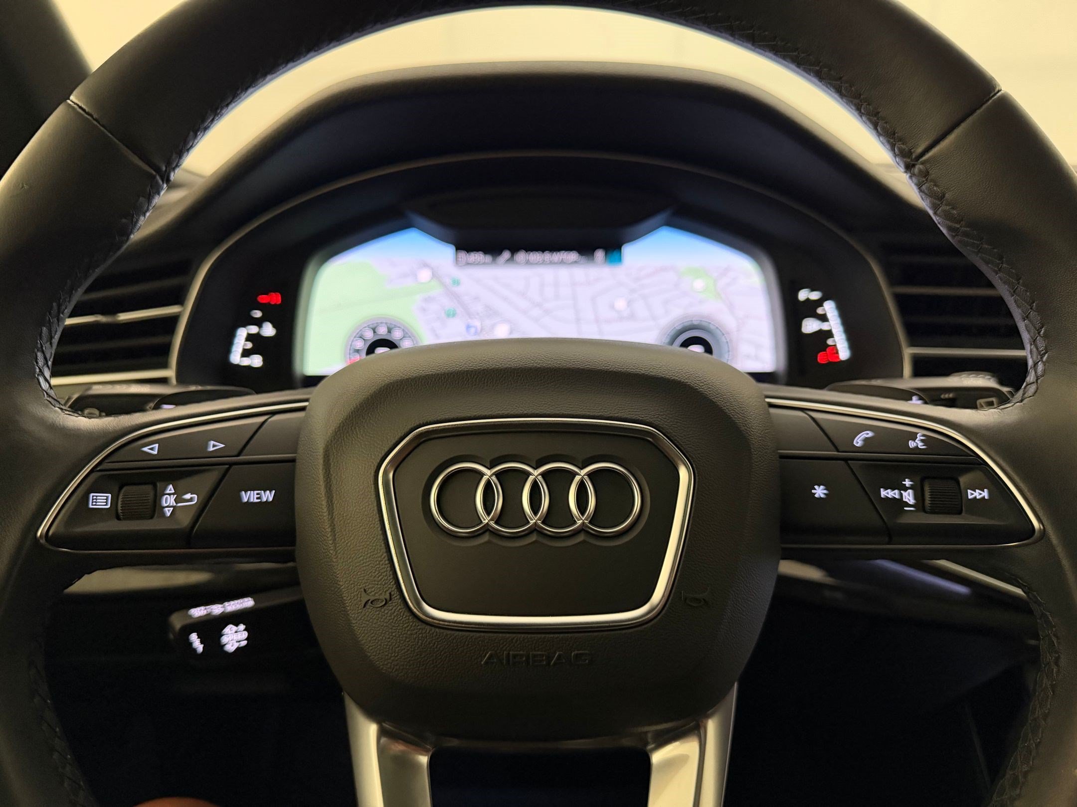 Certified 2023 Audi Q7 2.0T Premium w/ Towing Package AWD/4WD image 11
