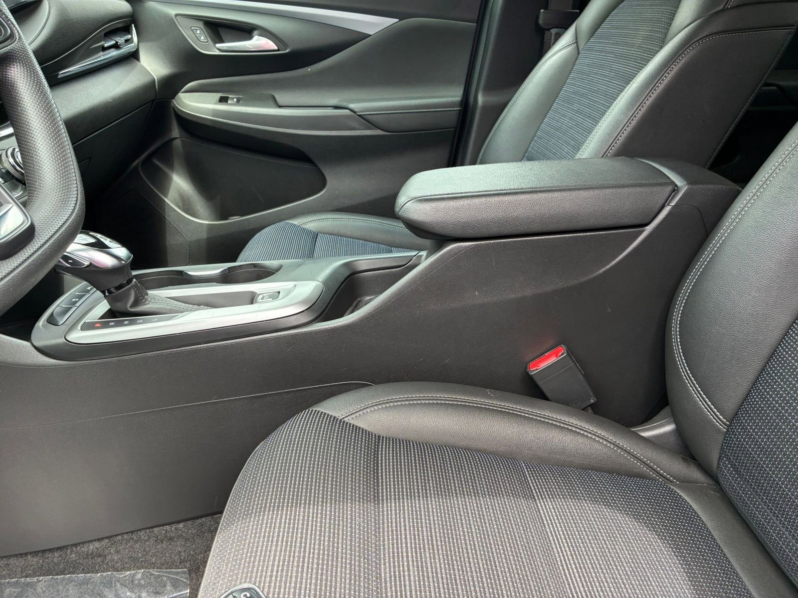 Used 2025 Buick Envista Sport Touring FWD image 39