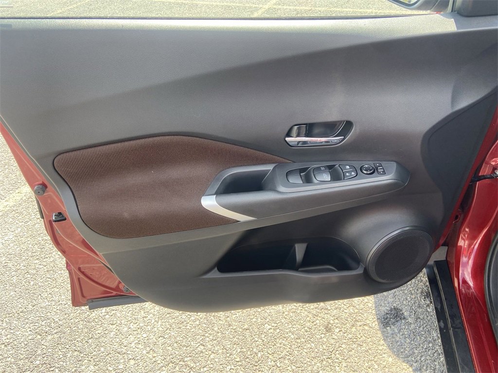 Used 2021 Nissan Kicks SR image 21