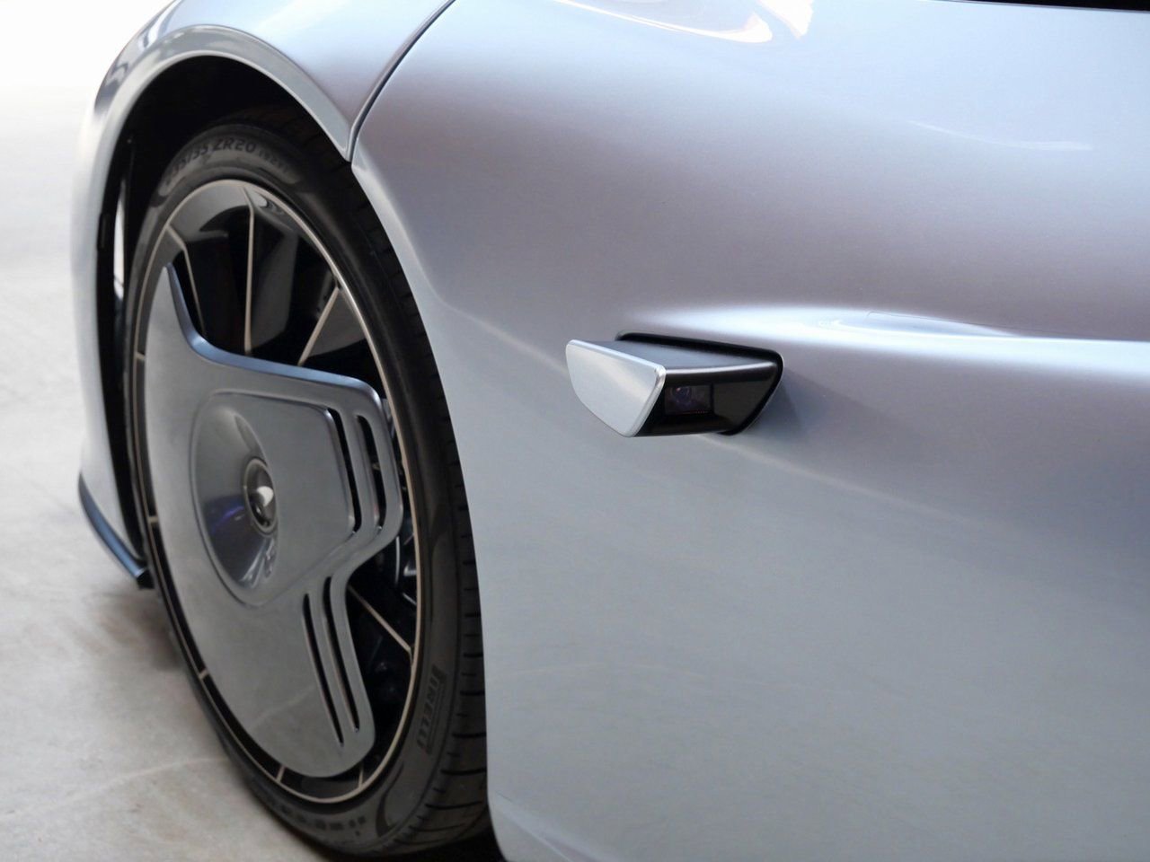 Used 2020 McLaren Speedtail RWD image 32