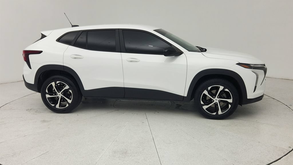 Certified 2024 Chevrolet Trax RS FWD image 8