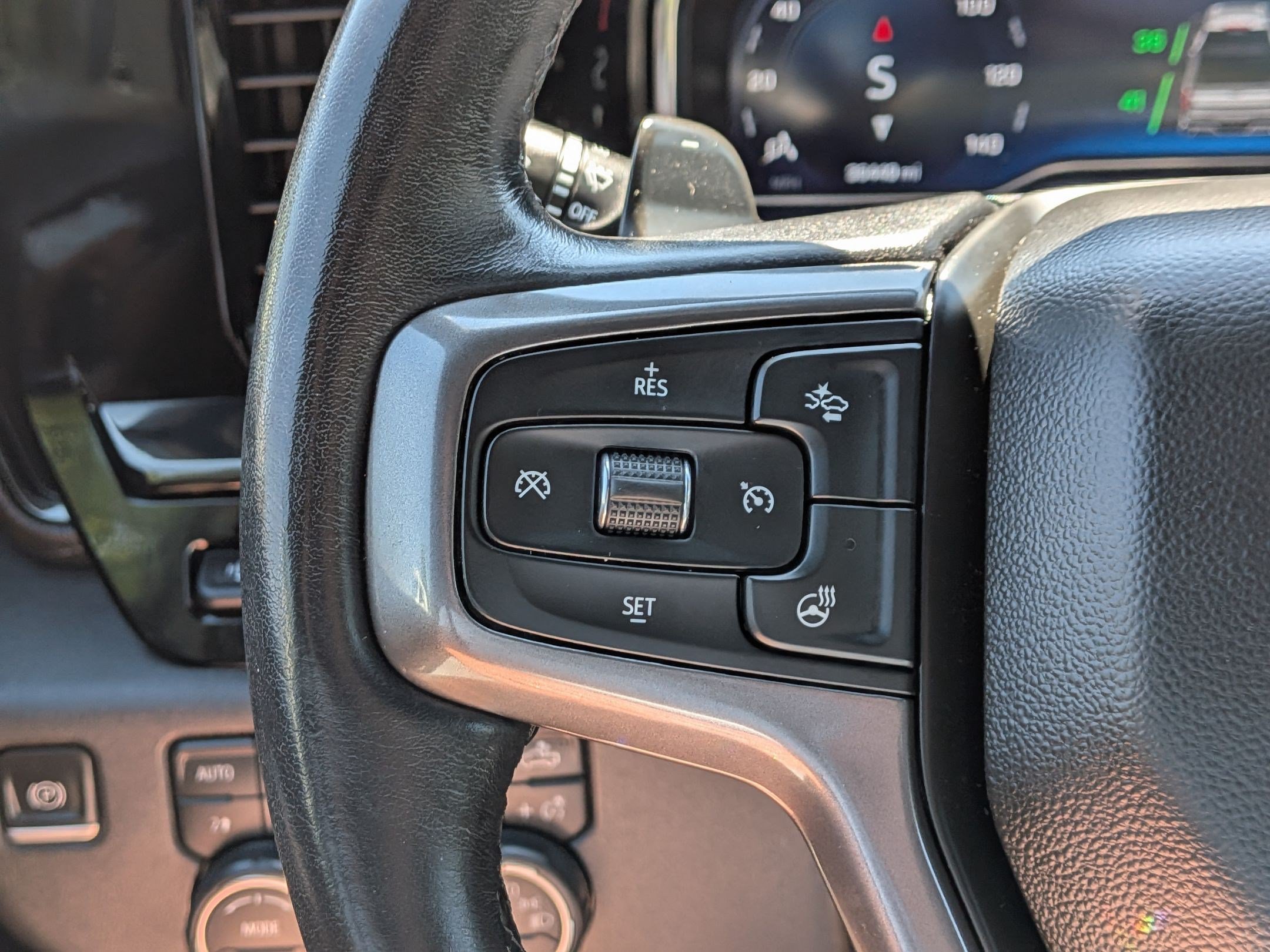 Used 2022 Chevrolet Silverado 1500 ZR2 w/ Technology Package AWD/4WD image 15