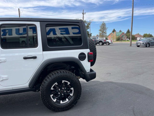 Used 2025 Jeep Wrangler Unlimited Rubicon AWD/4WD image 8