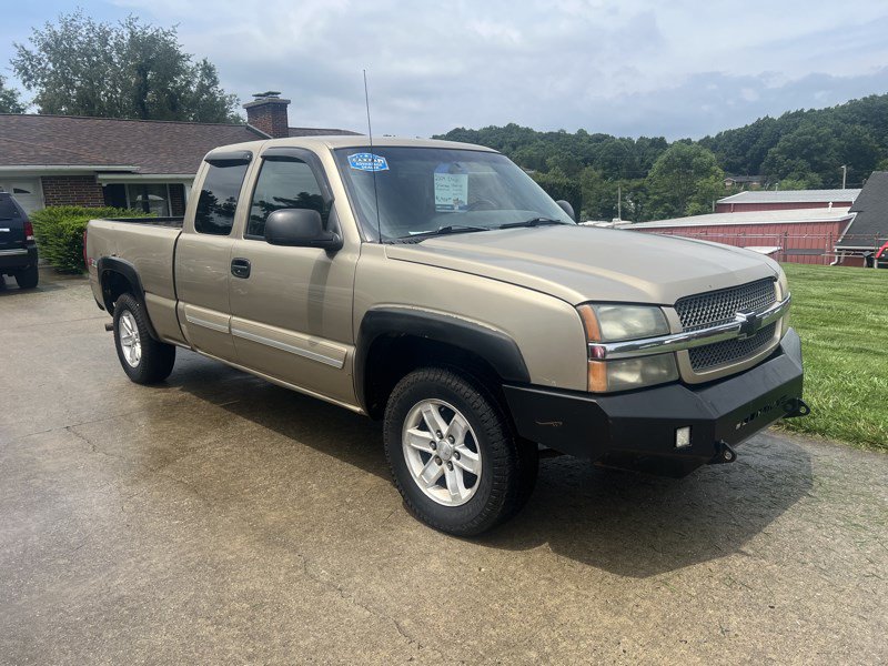 Used 2004 Chevrolet Silverado 1500 4x4 Extended Cab image 2