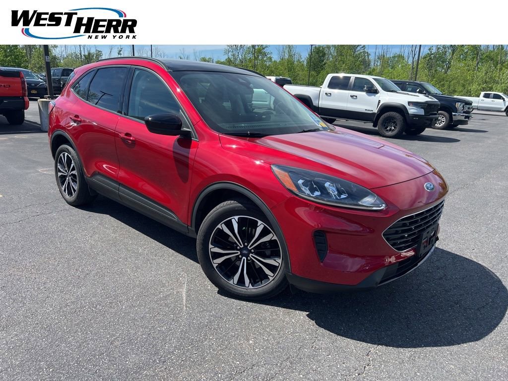 Used 2021 Ford Escape SE w/ SE Sport Appearance Package AWD/4WD image 1