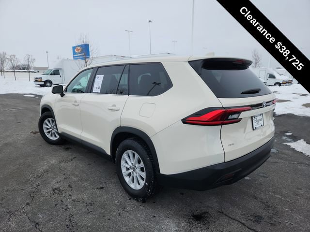 Used 2024 Toyota Grand Highlander XLE image 6