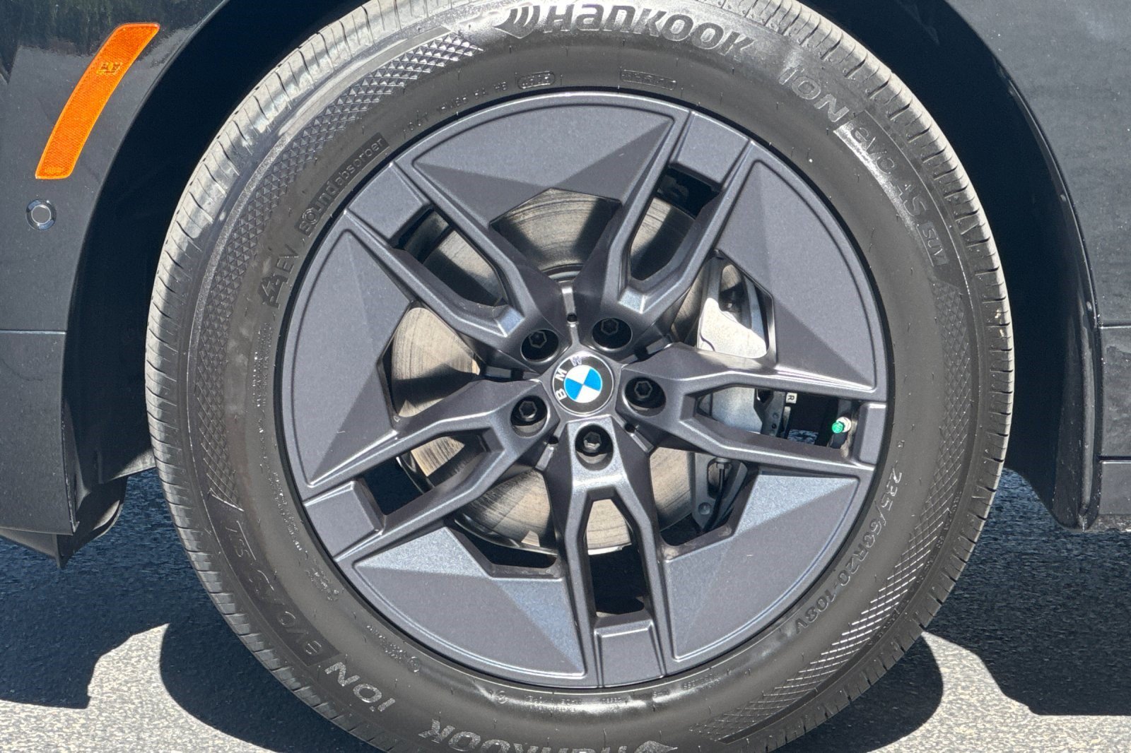 Used 2026 BMW iX xDrive45 w/ Premium Package AWD/4WD image 39