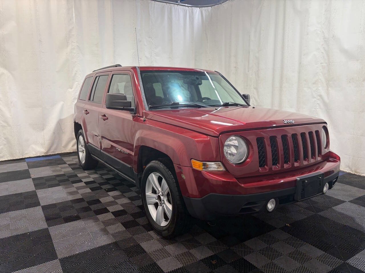 Used 2016 Jeep Patriot Latitude image 3