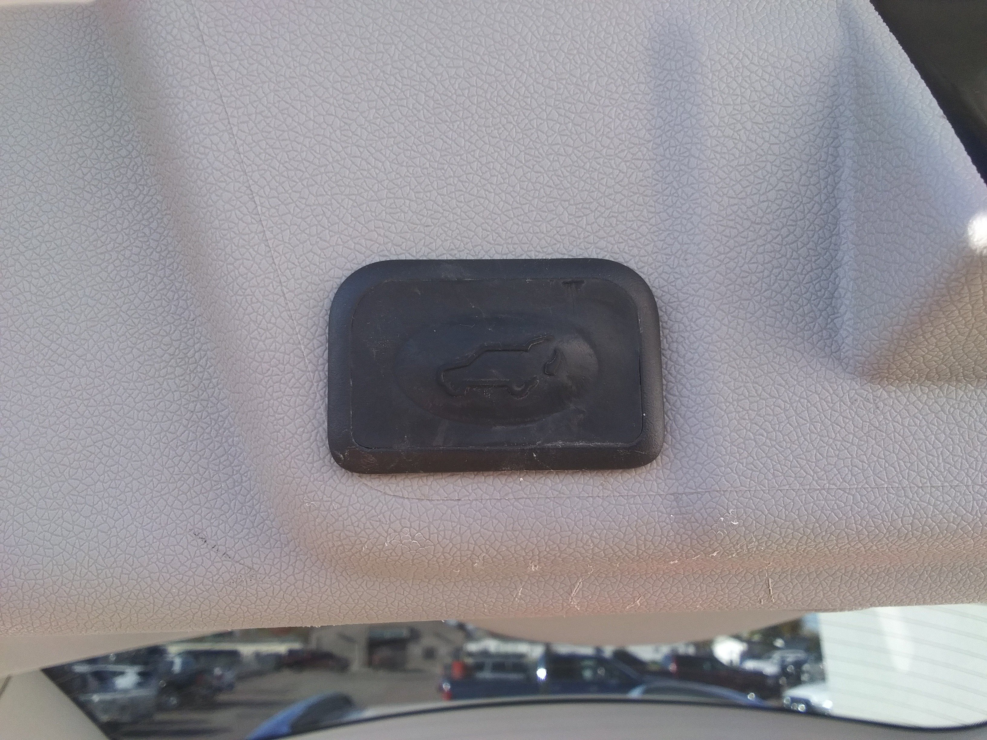 Used 2009 Buick Enclave CXL w/ Driver Confidence Package image 9