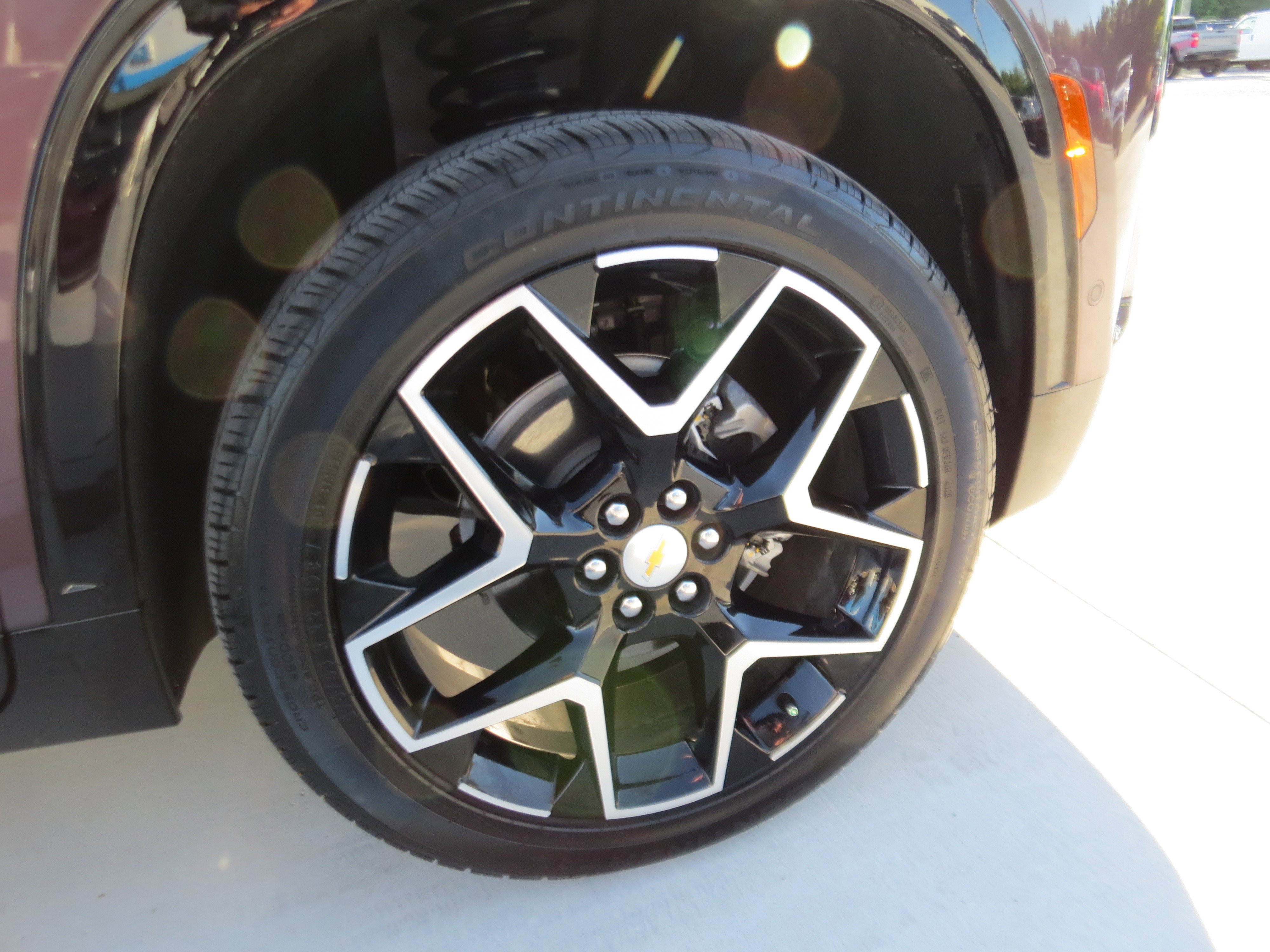 Used 2026 Chevrolet Traverse High Country w/ LPO, Floor Liner Package AWD/4WD image 8