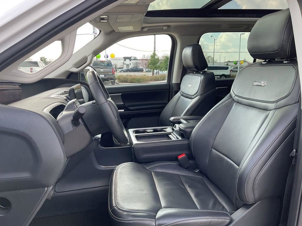 Used 2025 Ford Expedition Max Platinum image 21