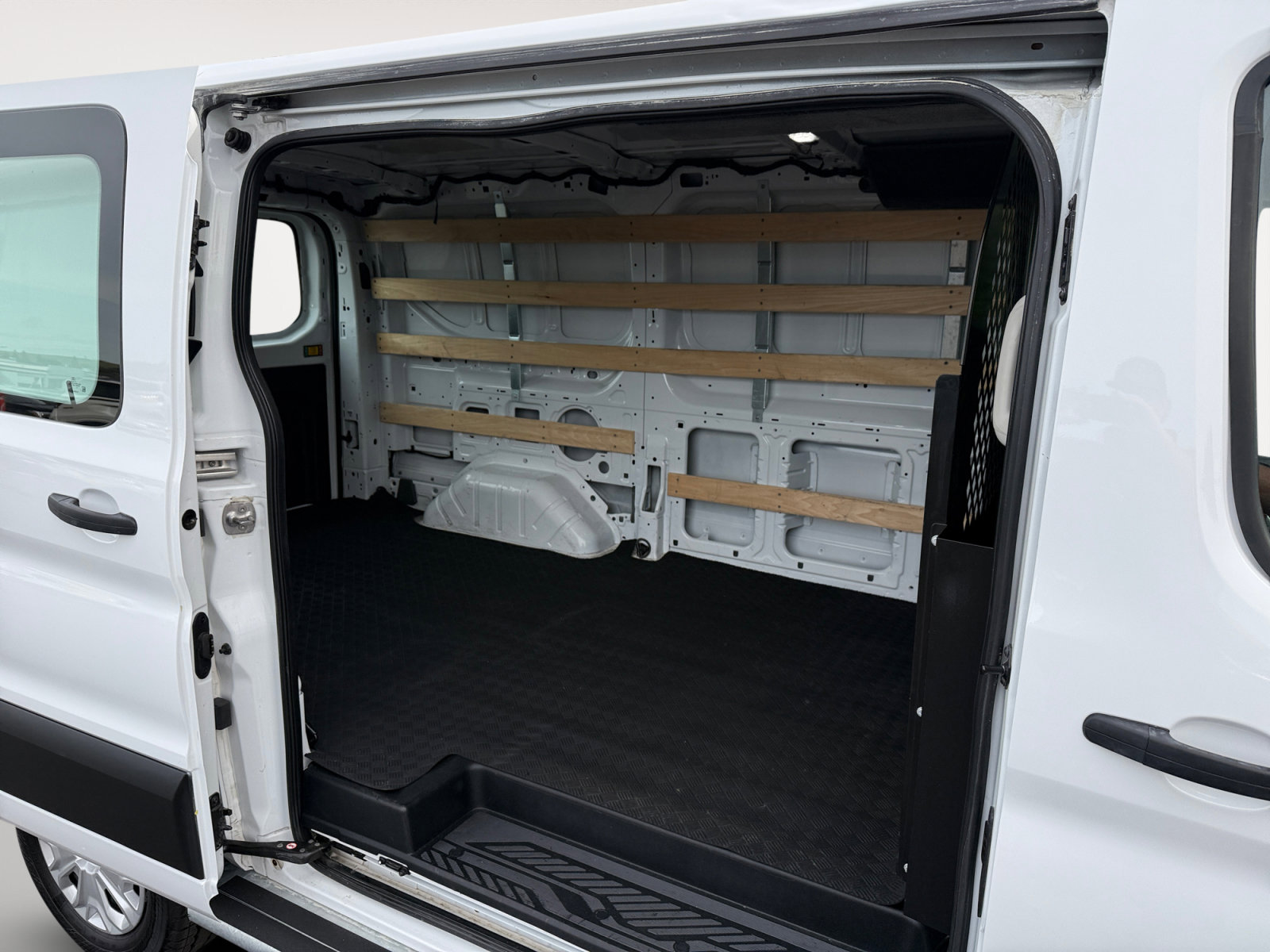 Used 2024 Ford Transit 250 Low Roof w/ Exterior Upgrade Package image 15