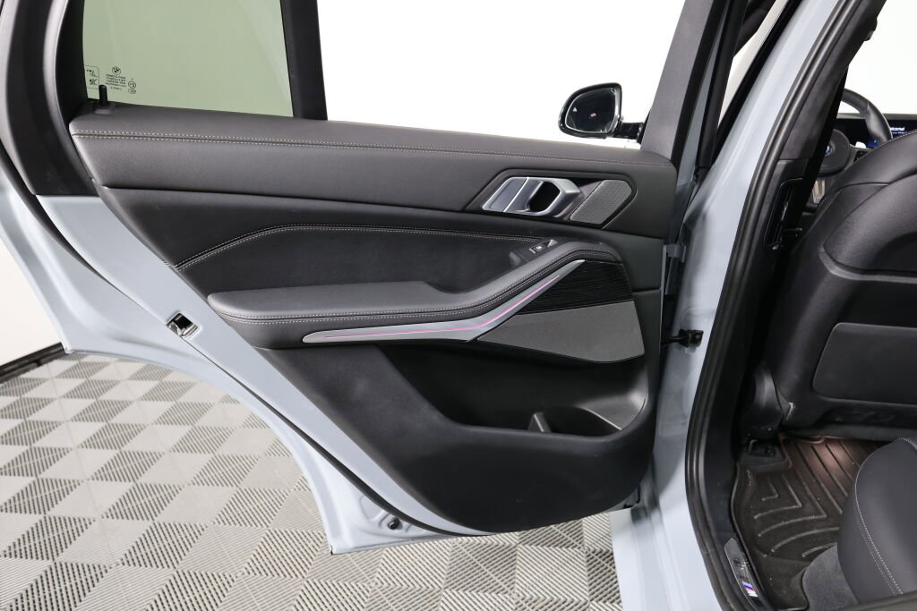 Used 2024 BMW X5 xDrive40i w/ M Sport Package image 17