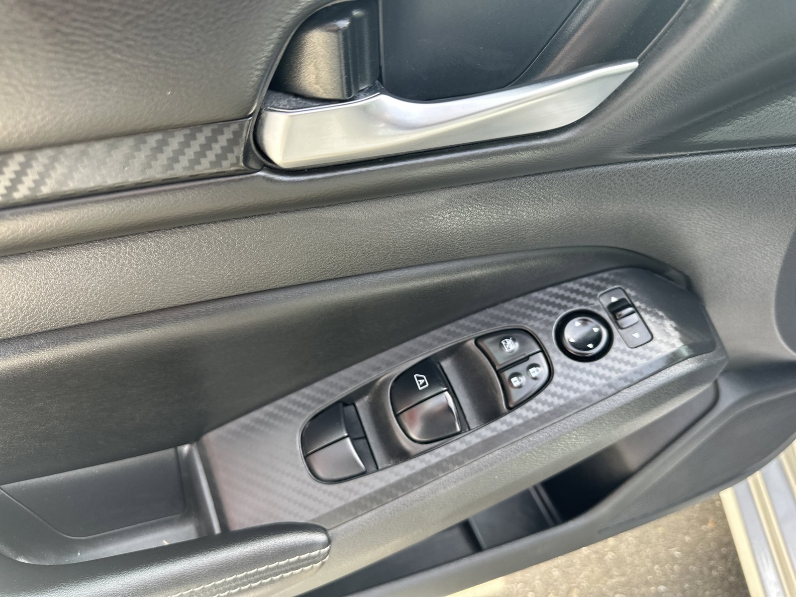 Used 2024 Nissan Altima 2.5 SV FWD image 9