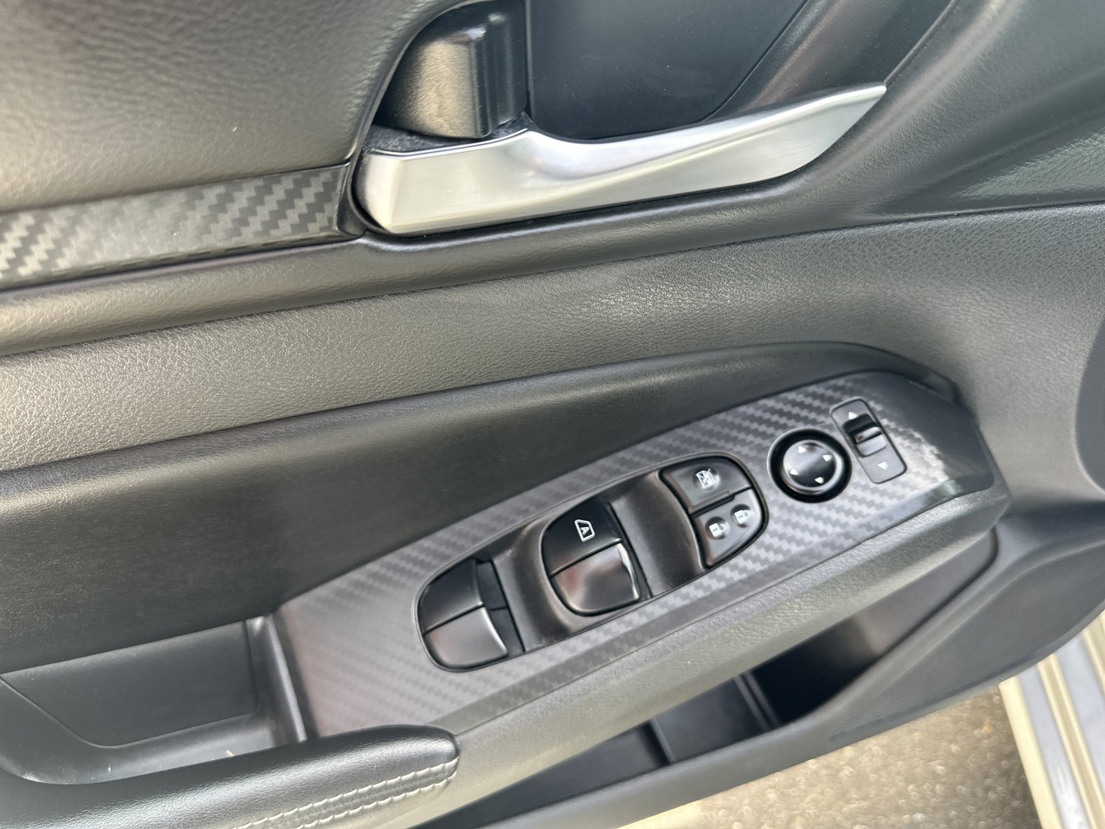 Used 2024 Nissan Altima 2.5 SV FWD image 9