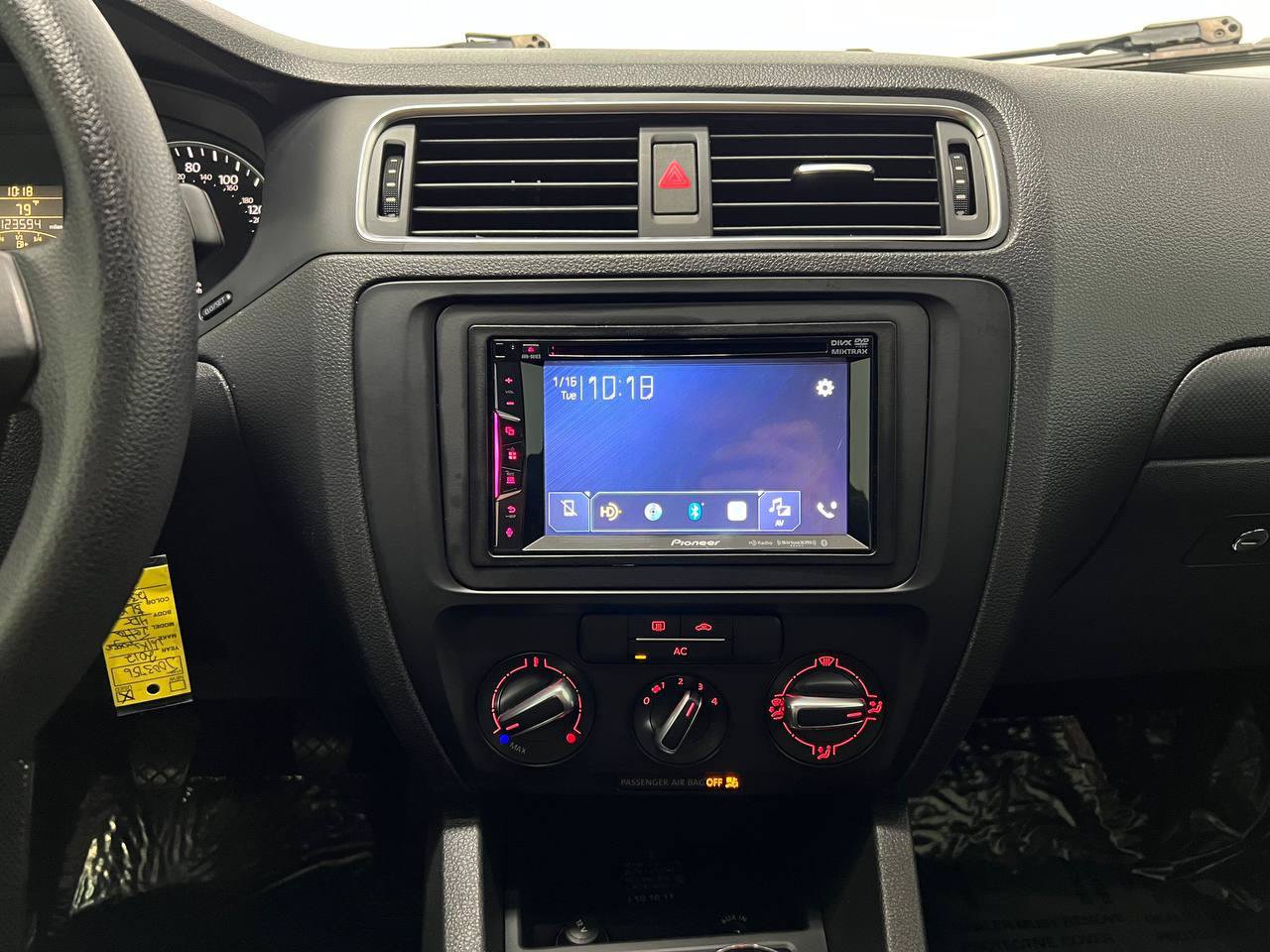 Used 2012 Volkswagen Jetta SE FWD image 17