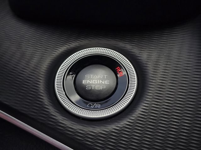 Used 2025 Jeep Grand Cherokee L Laredo RWD image 20